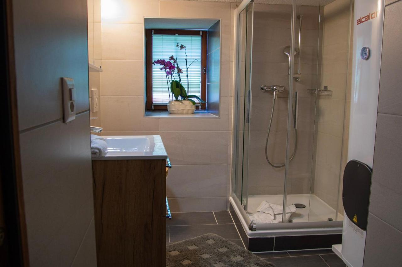 Ferienwohnung Slavica Dorfstrasse 94 رندة المظهر الخارجي الصورة